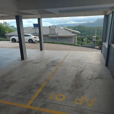 Apartamentos Temporada Vista Do Vale Грамаду Екстериор снимка